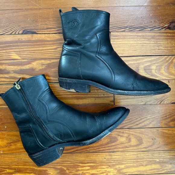 DESIGNER▪️CHANEL LOGO BOOTIE - Picture 6 of 14